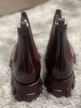 Load image into Gallery viewer, Women&#39;s Burgundy patent Lug Sole Rain Boots
