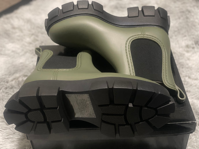 Women's Olive Lug Sole Rain Boots