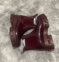 Load image into Gallery viewer, Women&#39;s Burgundy patent Lug Sole Rain Boots